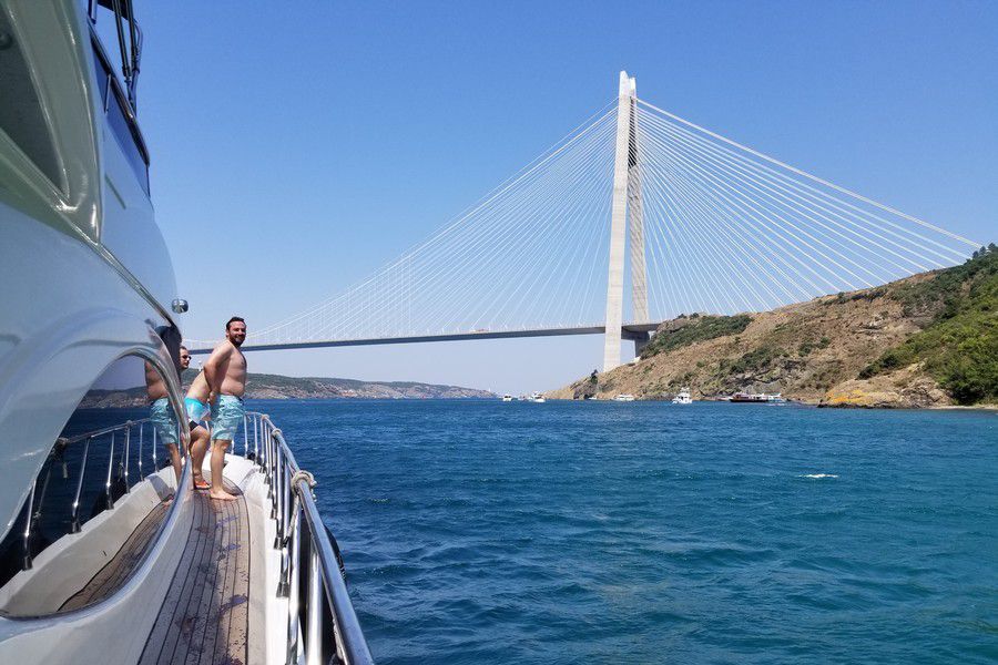 İstanbul boğazında yüzme turu